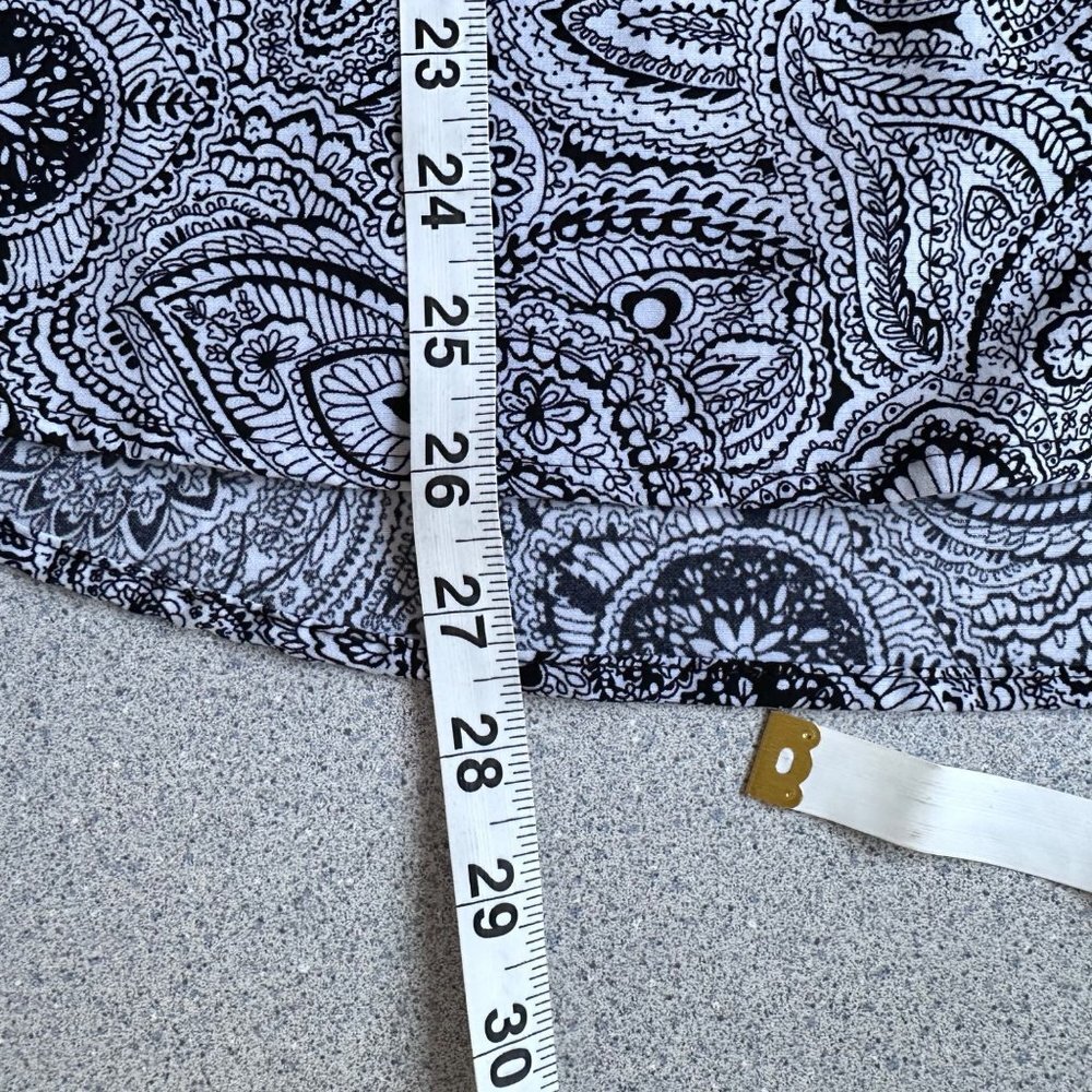 Notations Black White Paisley Long Tab Sleeve Blouse Women Size 2X - Picture 8 of 9